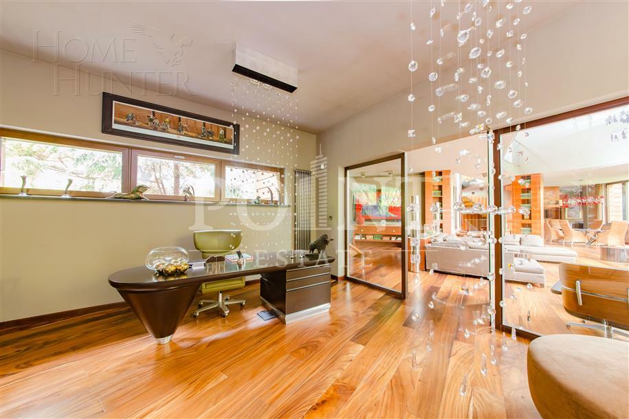 2-этажный коттедж 1 750 м² с отделкой