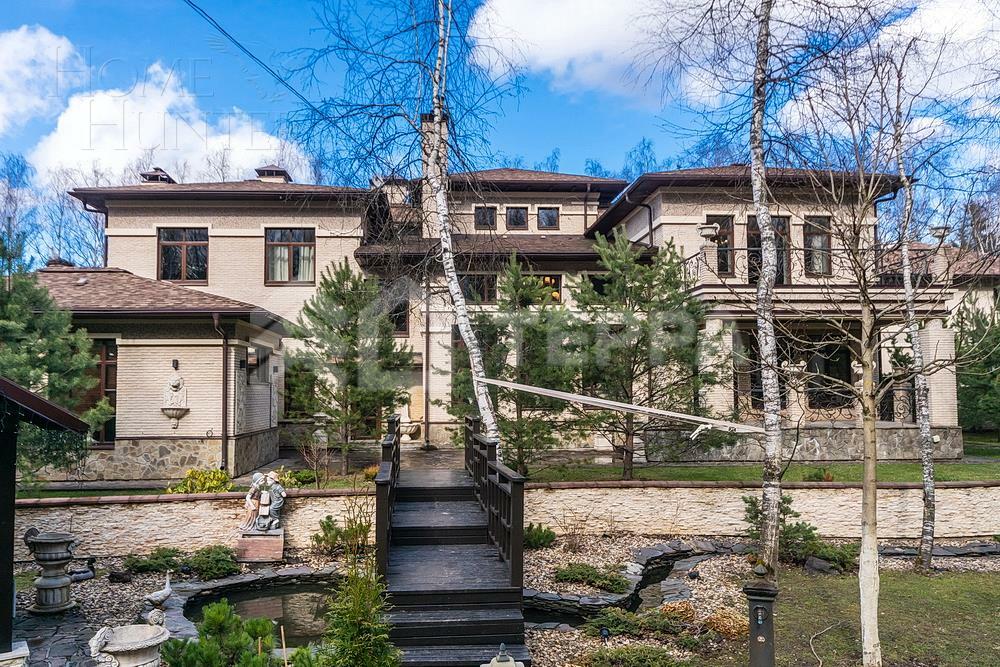 2-этажный коттедж 1 000 м² с отделкой