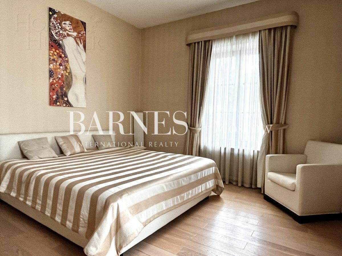 2-этажный коттедж 650 м² с отделкой