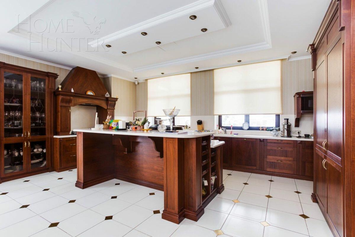 2-этажный коттедж 550 м² с отделкой