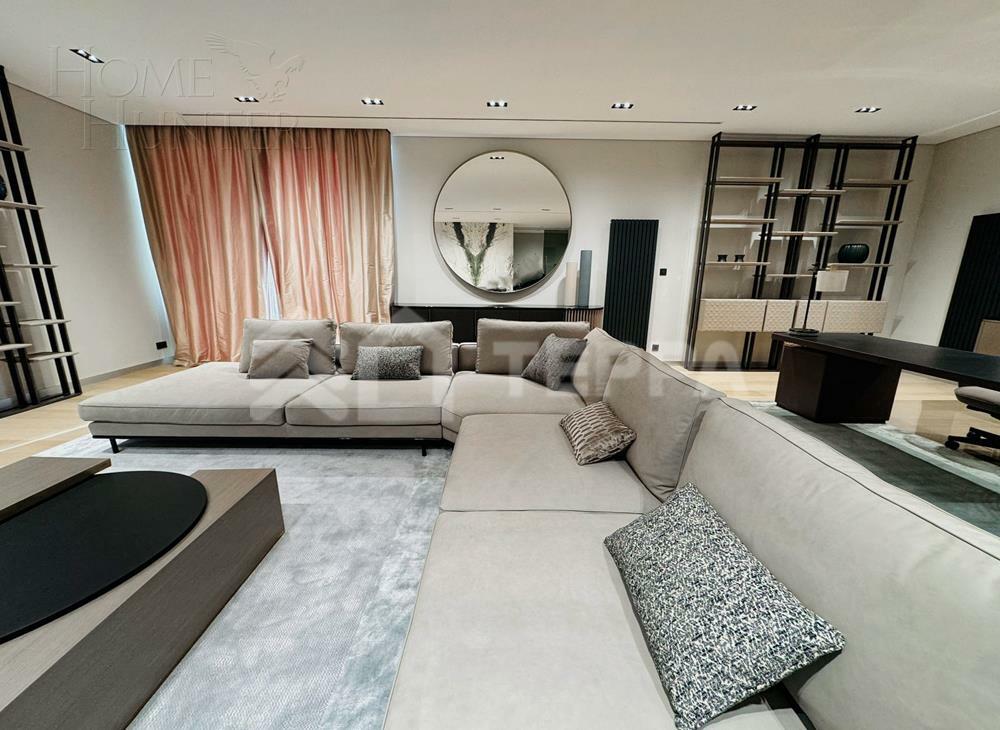 3-этажный коттедж 2 600 м² с отделкой