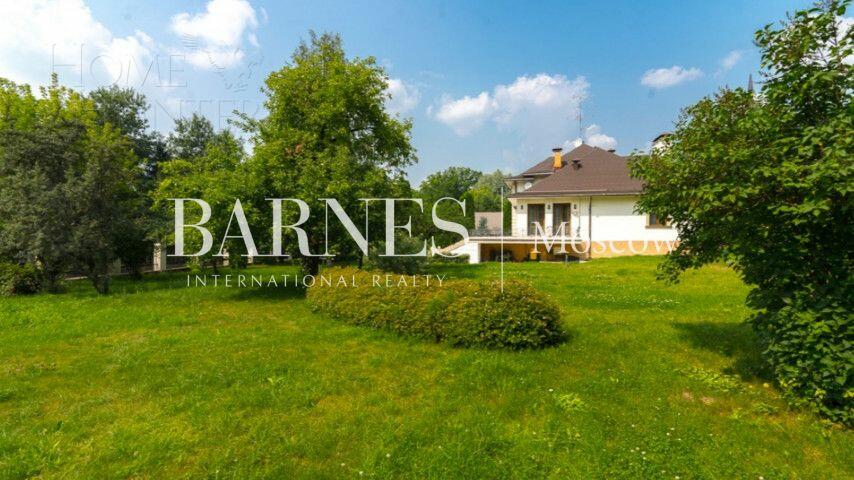 2-этажный коттедж 650 м² с отделкой