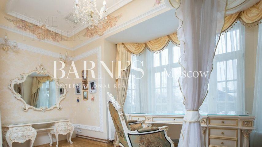 2-этажный коттедж 800 м² с отделкой