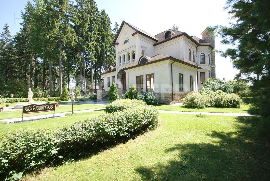 2-этажный коттедж 890 м² с отделкой