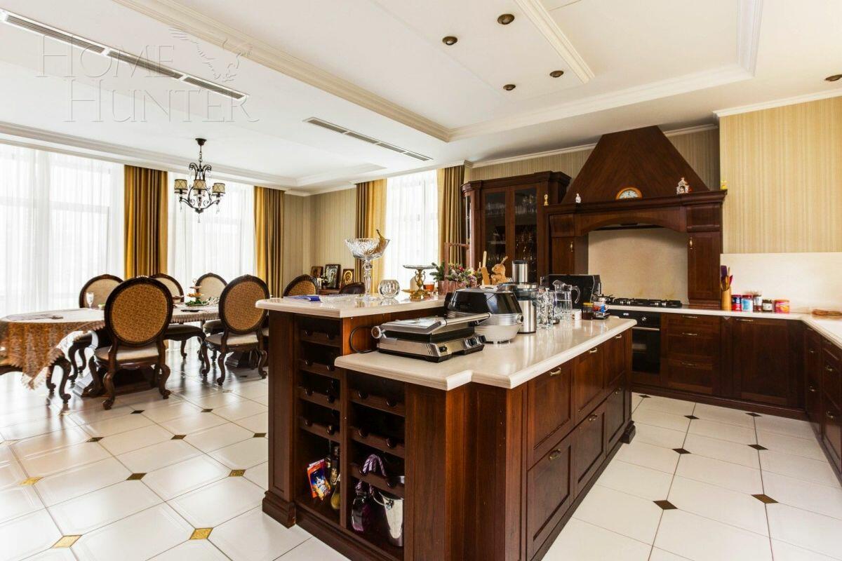 2-этажный коттедж 550 м² с отделкой