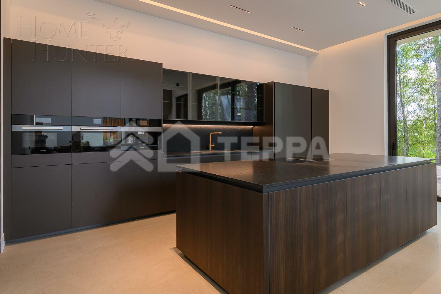 2-этажный коттедж 865 м² с отделкой