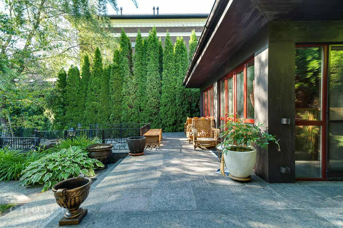 4-этажный коттедж 1 200 м² с отделкой