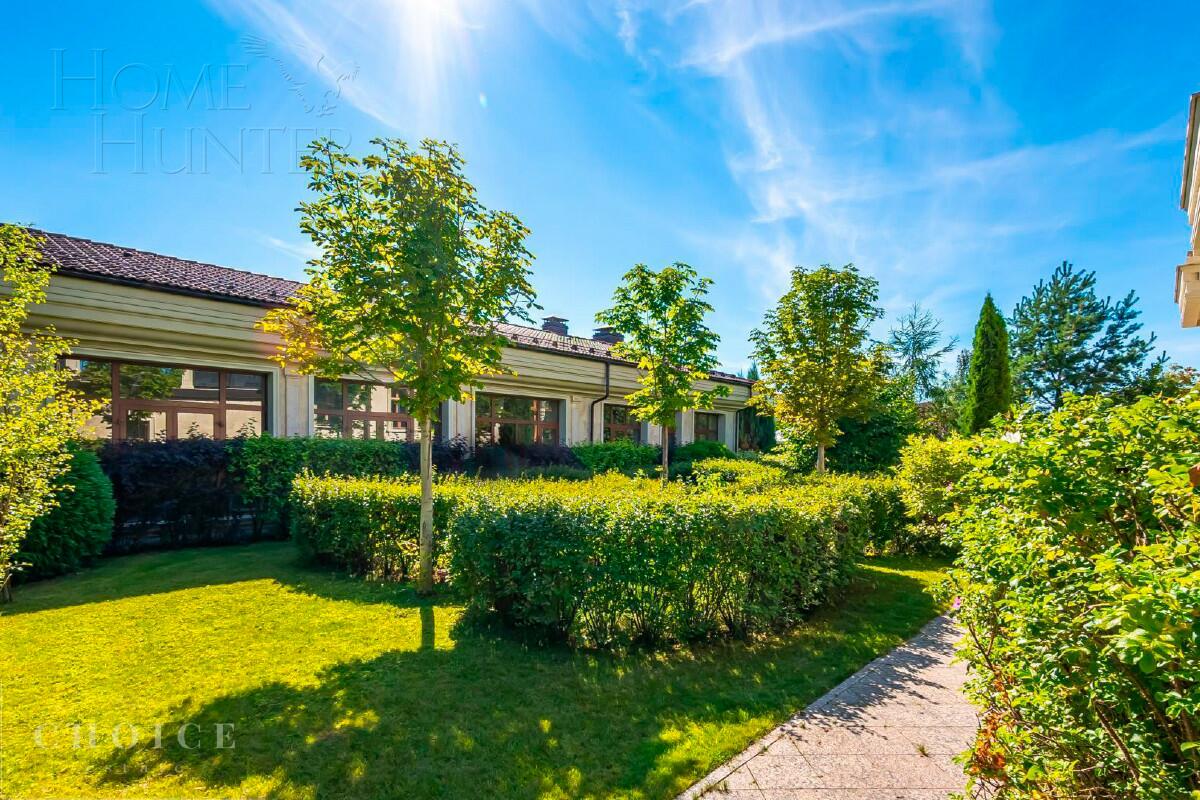 2-этажный коттедж 1 100 м² с отделкой