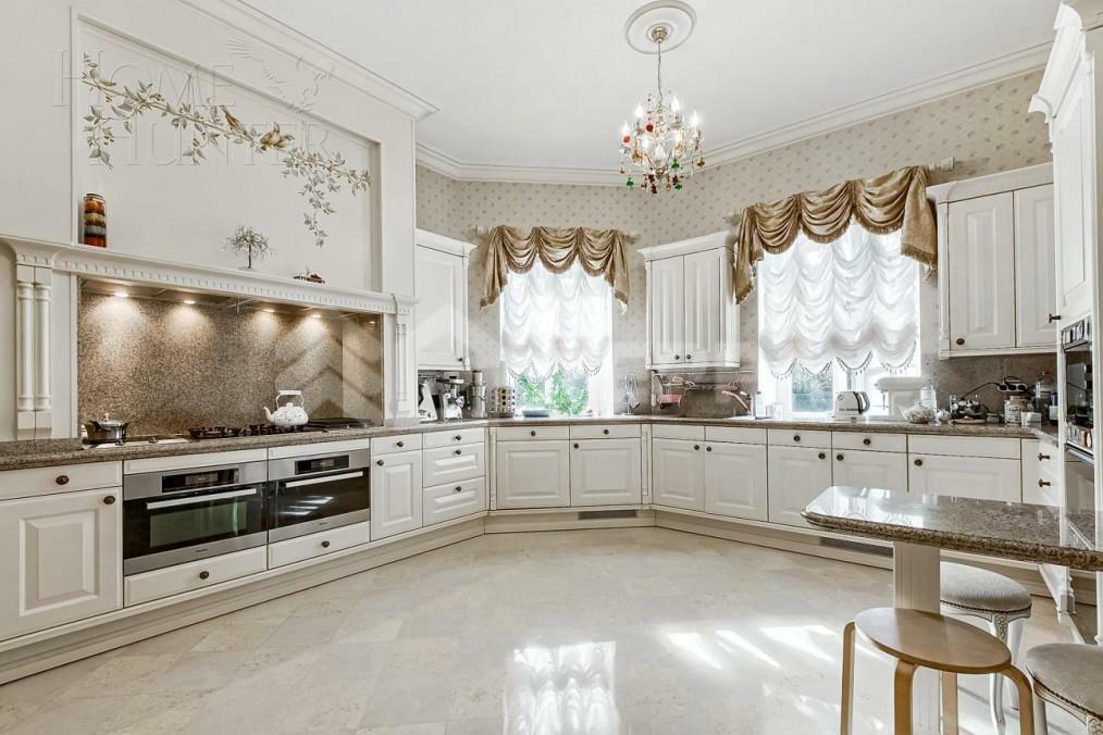 КОТТЕДЖ 1 800 м² с отделкой