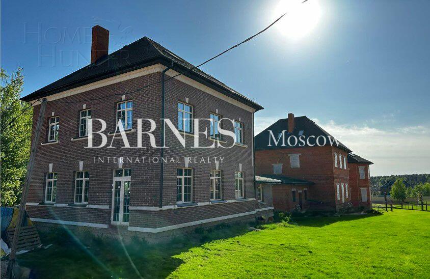 2-этажный коттедж 350 м² без отделки