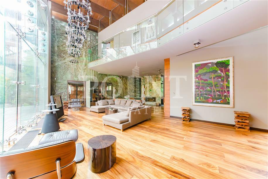 2-этажный коттедж 1 750 м² с отделкой