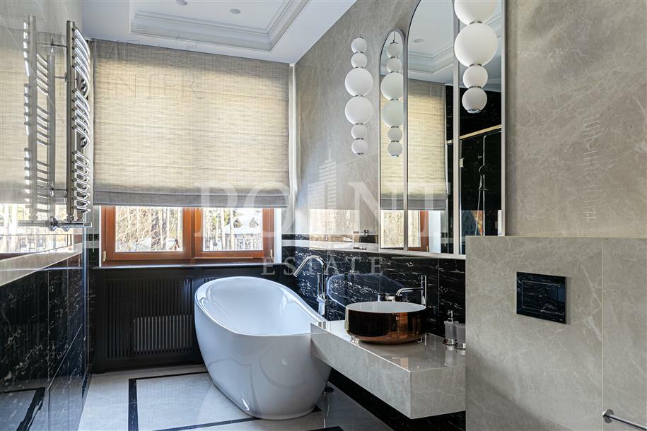 3-этажный коттедж 697 м² с отделкой