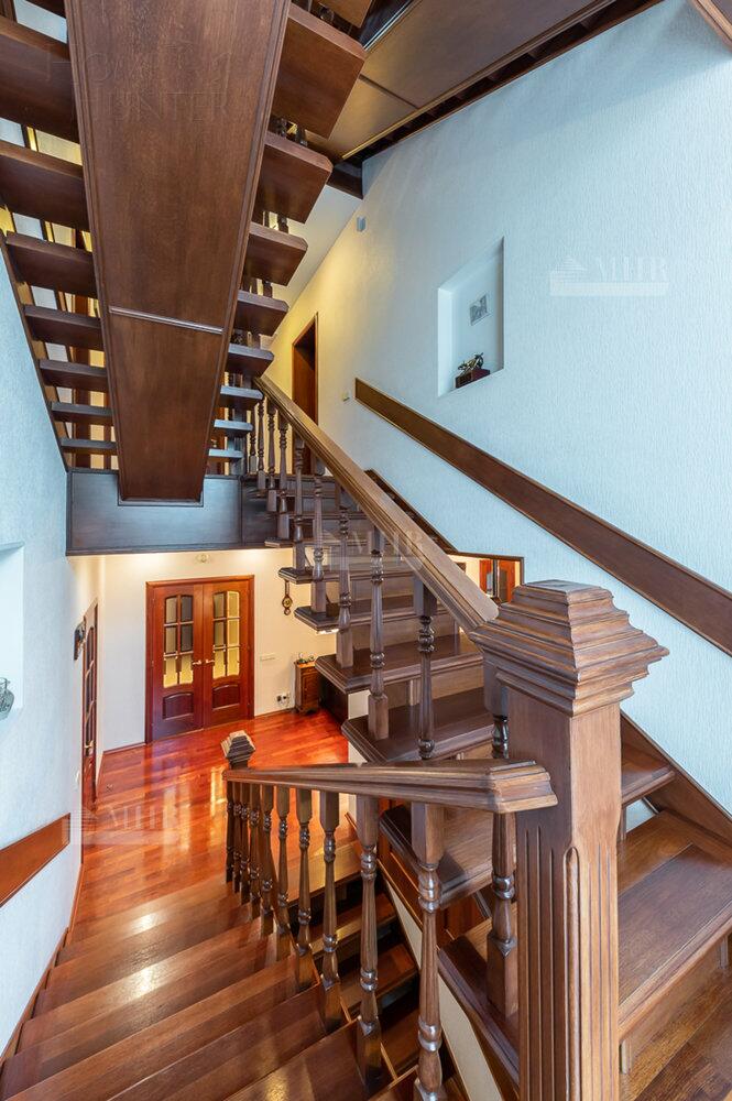 2-этажный коттедж 740 м² с отделкой