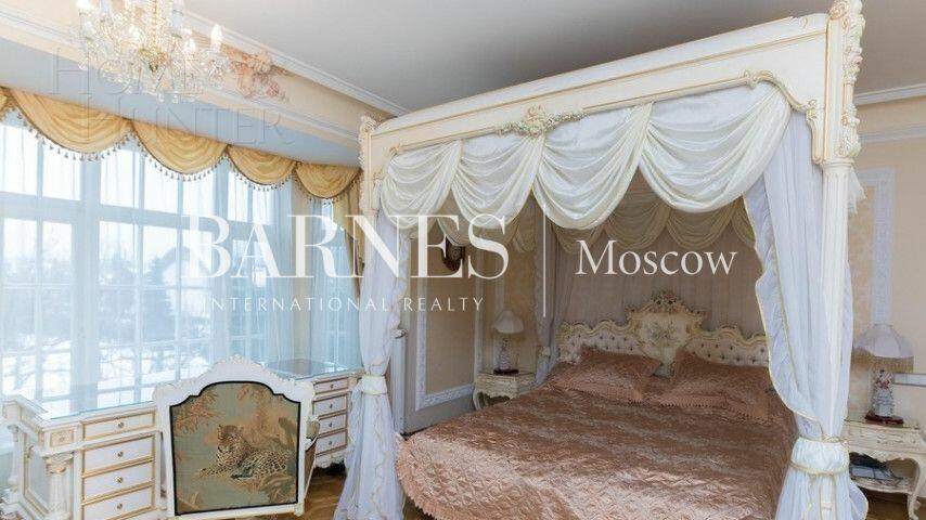 2-этажный коттедж 800 м² с отделкой