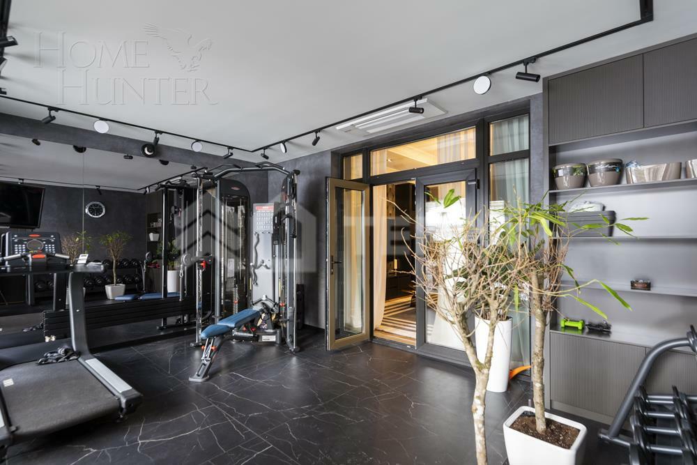 3-этажный коттедж 1 100 м² с отделкой