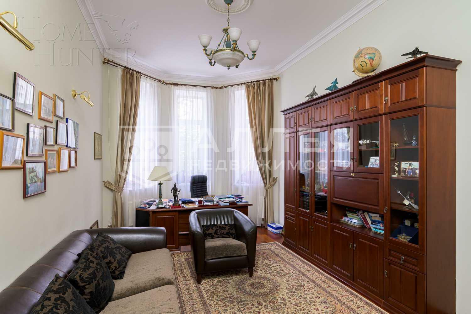 2-этажный коттедж 2 100 м² с отделкой