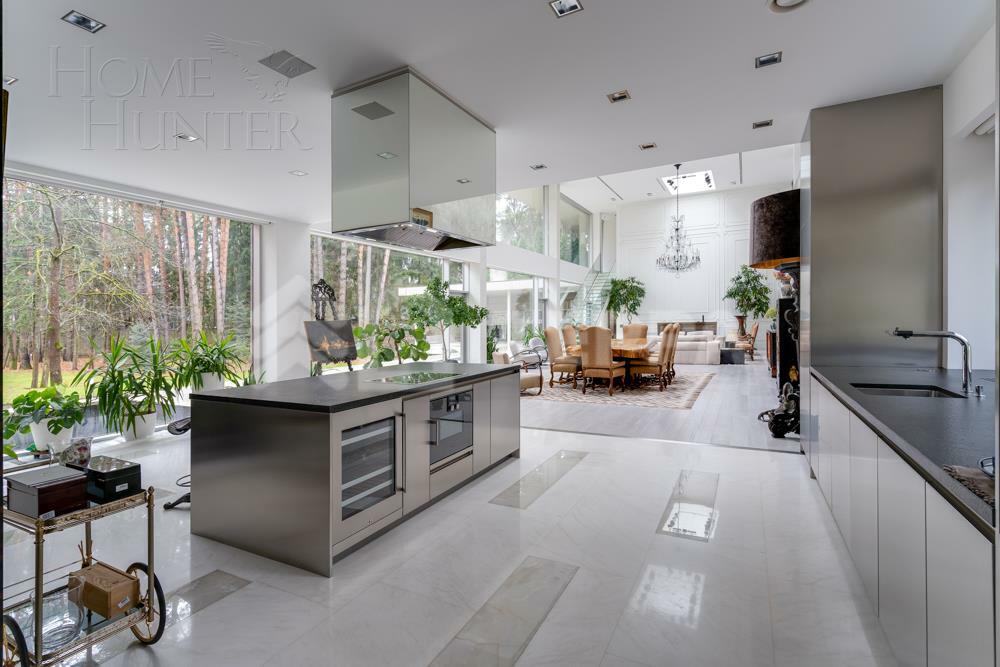 2-этажный коттедж 1 100 м² с отделкой