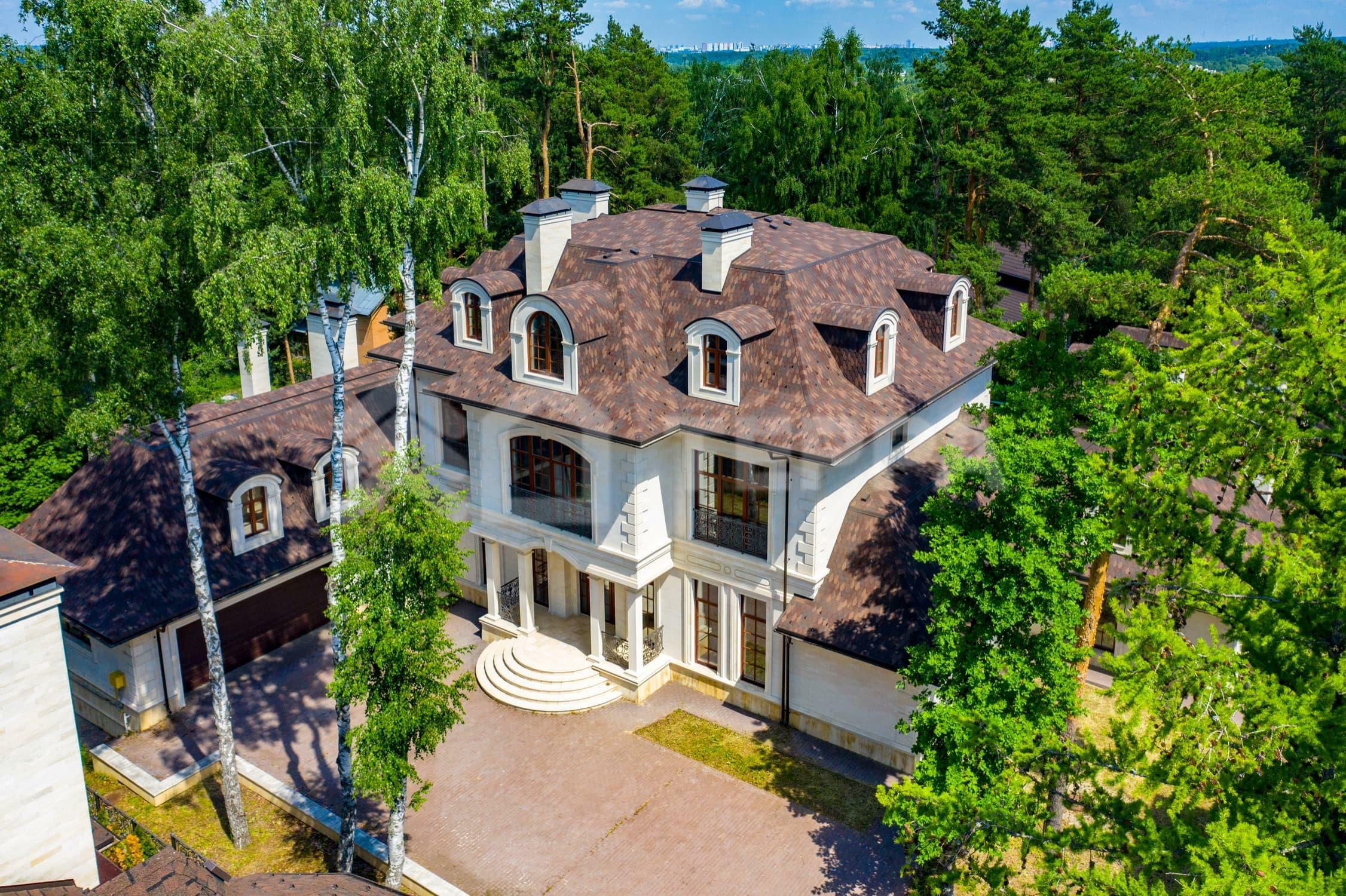 3-этажный коттедж 1 200 м² без отделки