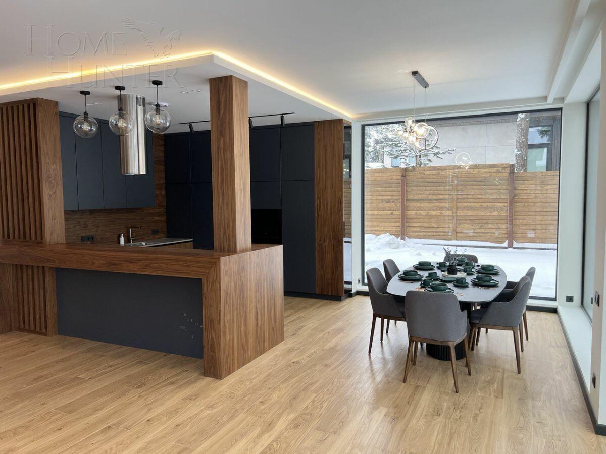 2-этажный коттедж 250 м² с отделкой