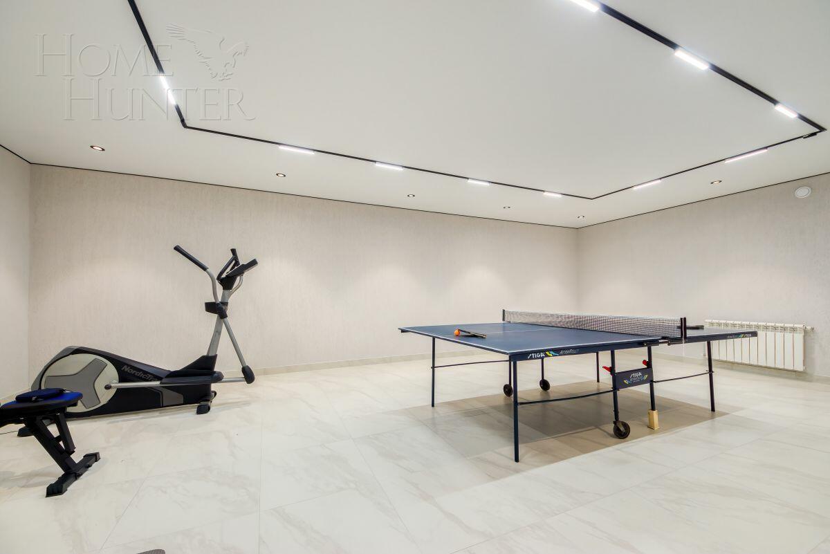 2-этажный коттедж 440 м² с отделкой