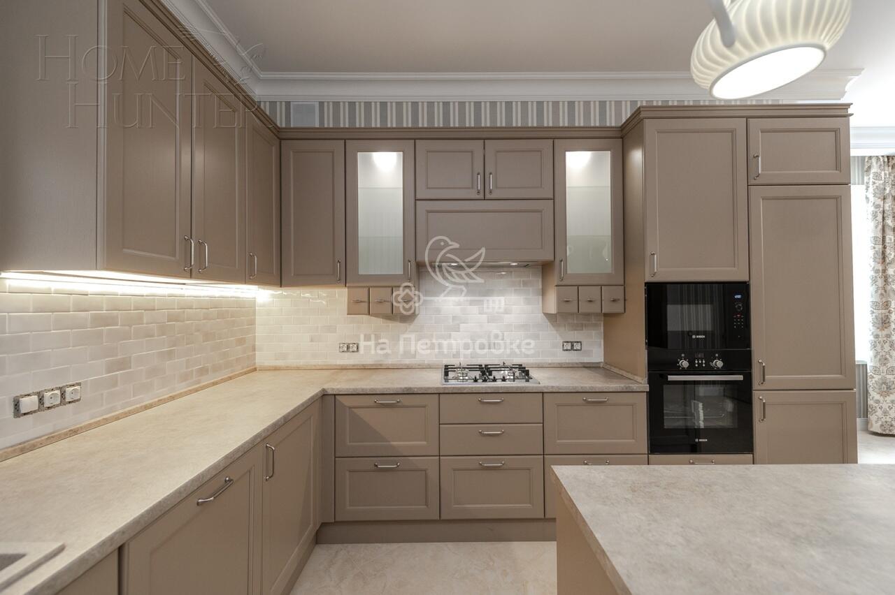 3-этажный коттедж 600 м² с отделкой