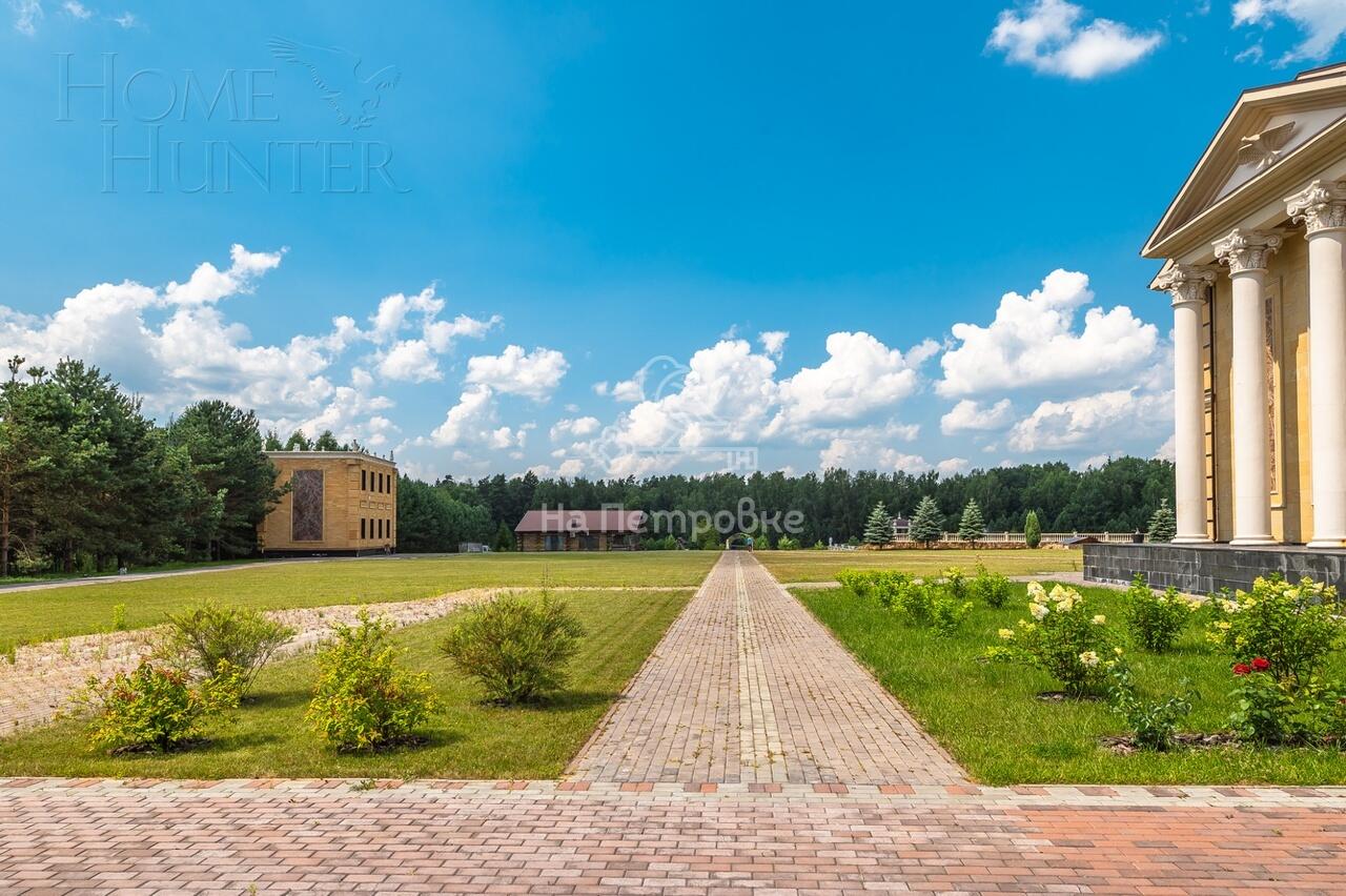 3-этажный коттедж 4 590 м² с отделкой