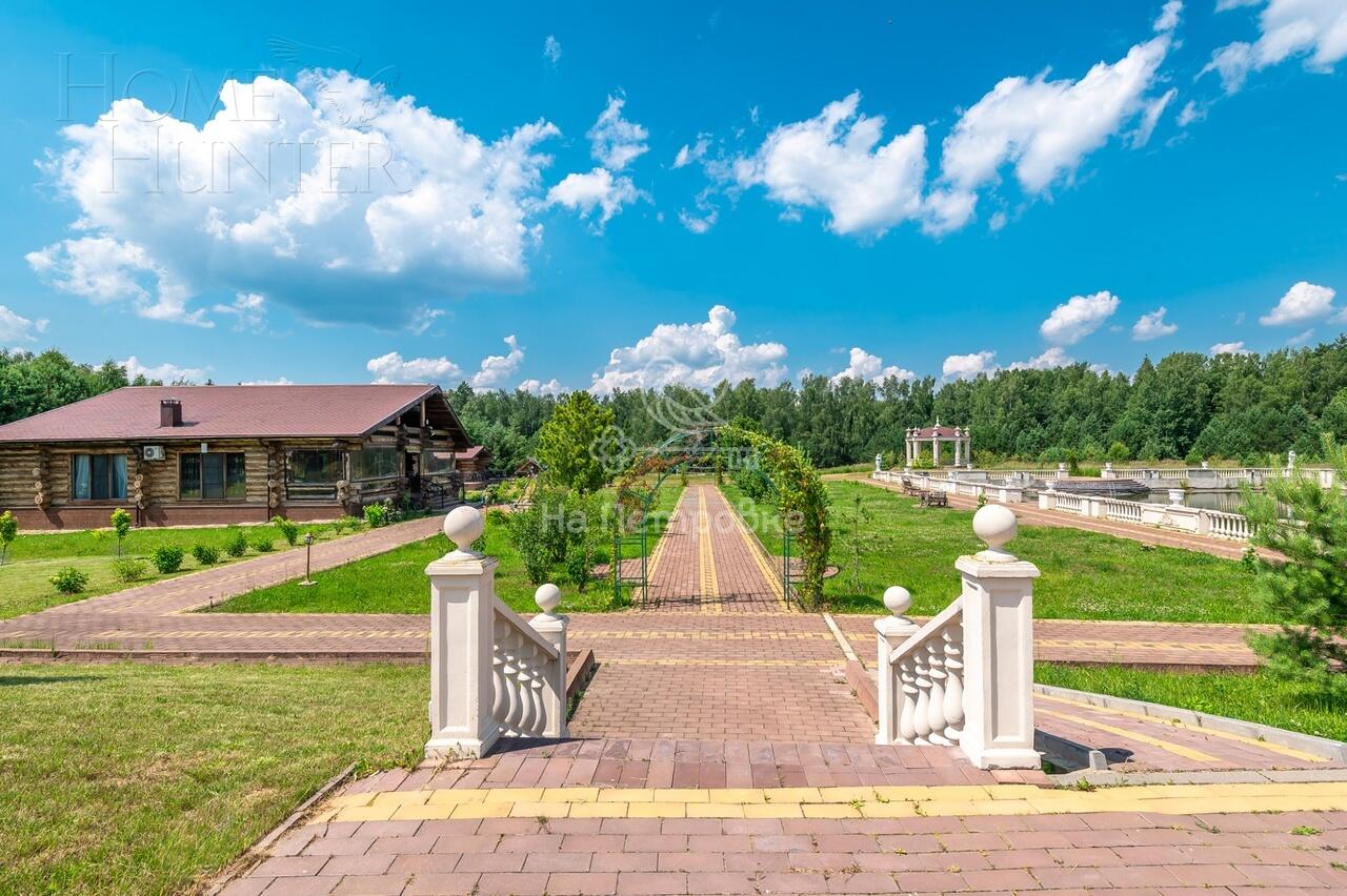 3-этажный коттедж 4 590 м² с отделкой