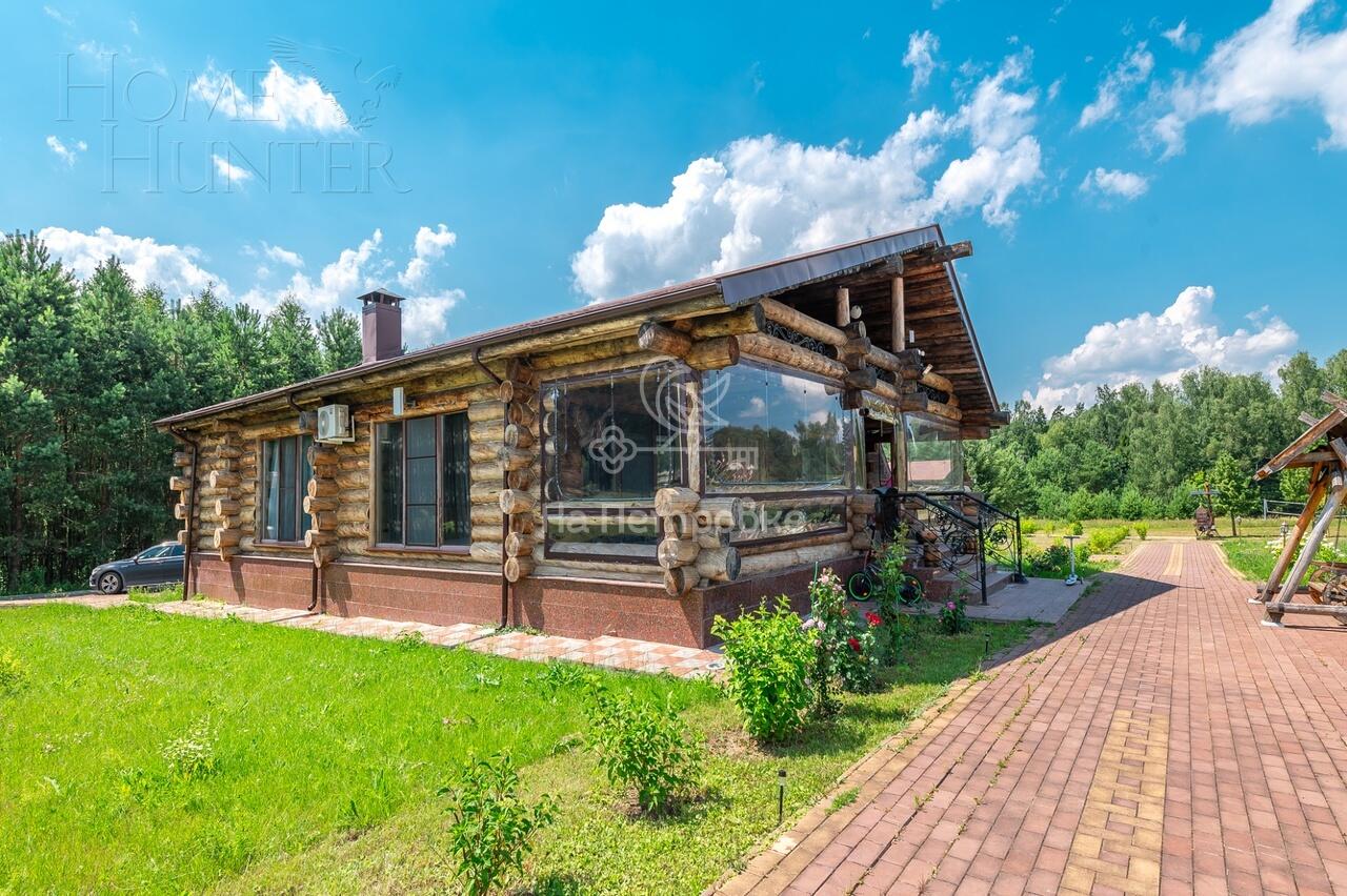 3-этажный коттедж 4 590 м² с отделкой