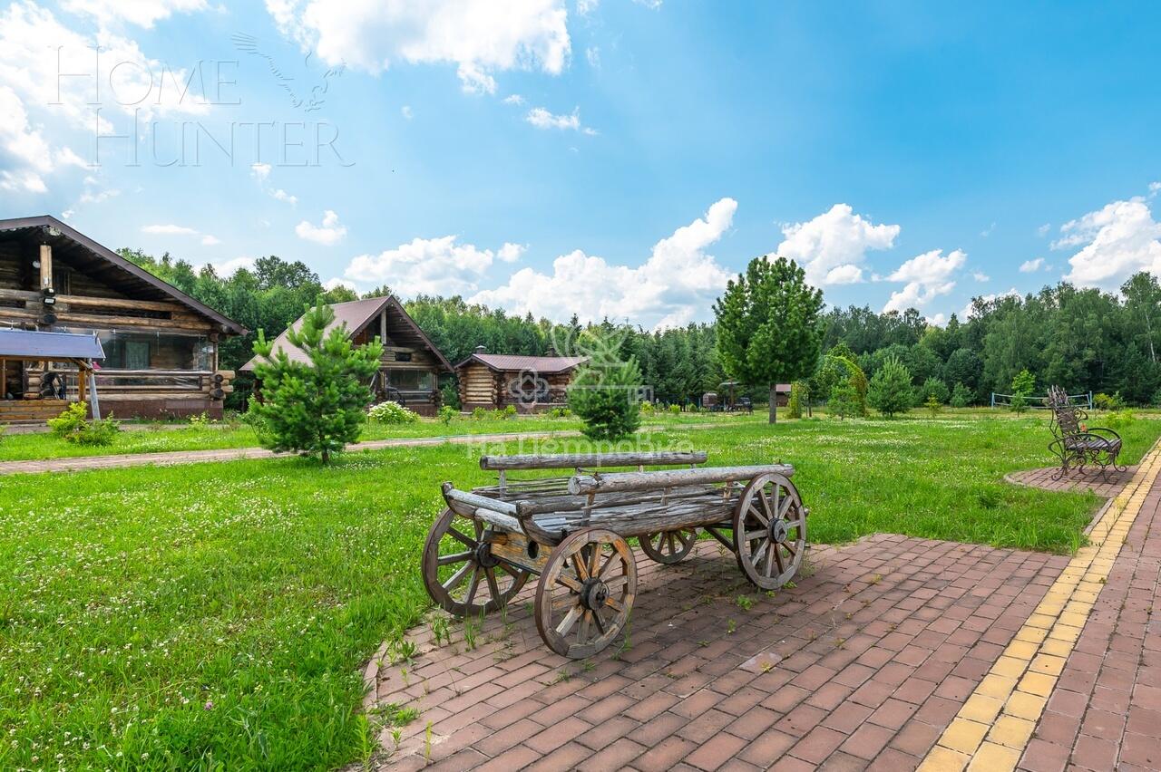 3-этажный коттедж 4 590 м² с отделкой