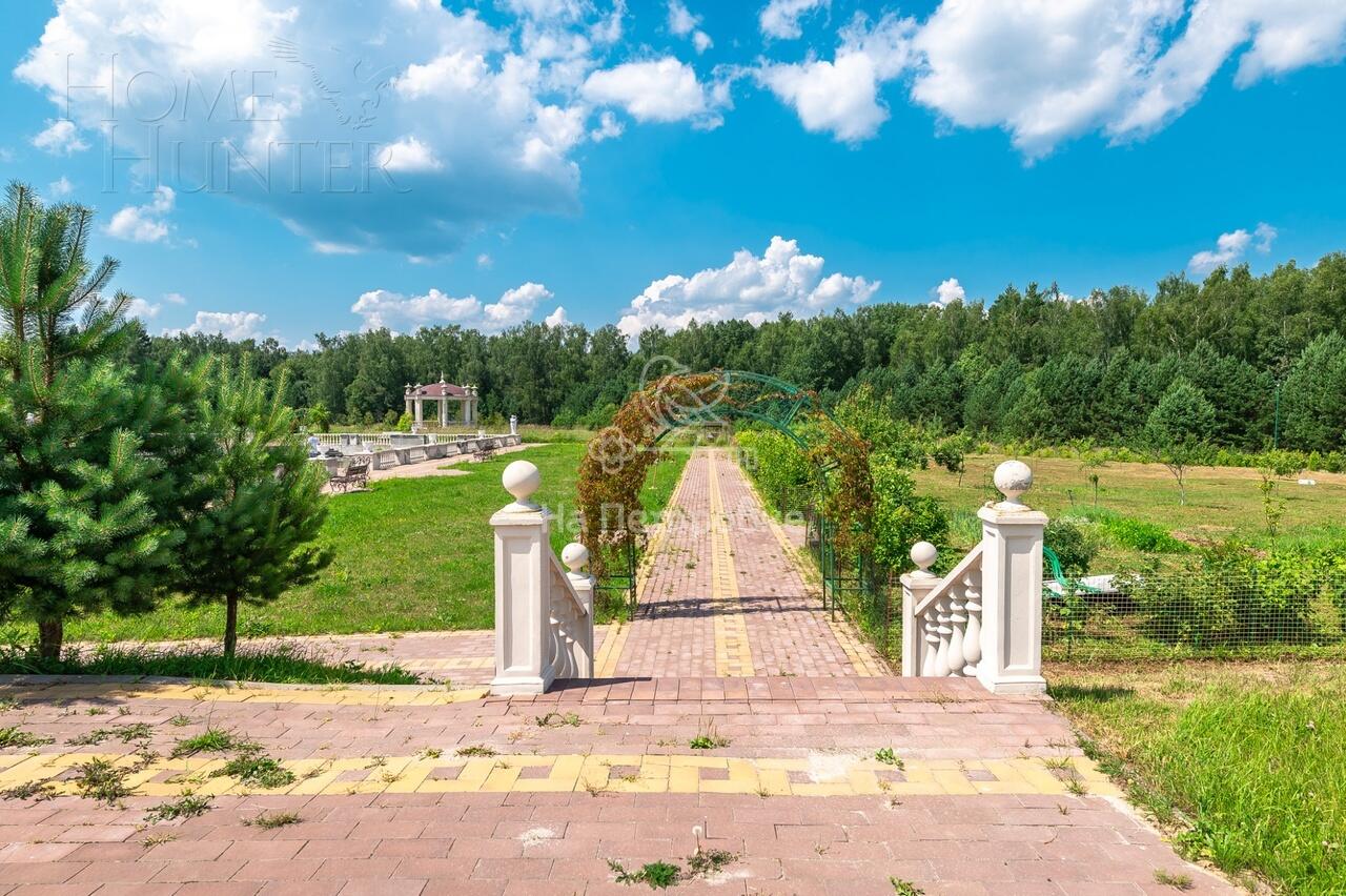 3-этажный коттедж 4 590 м² с отделкой