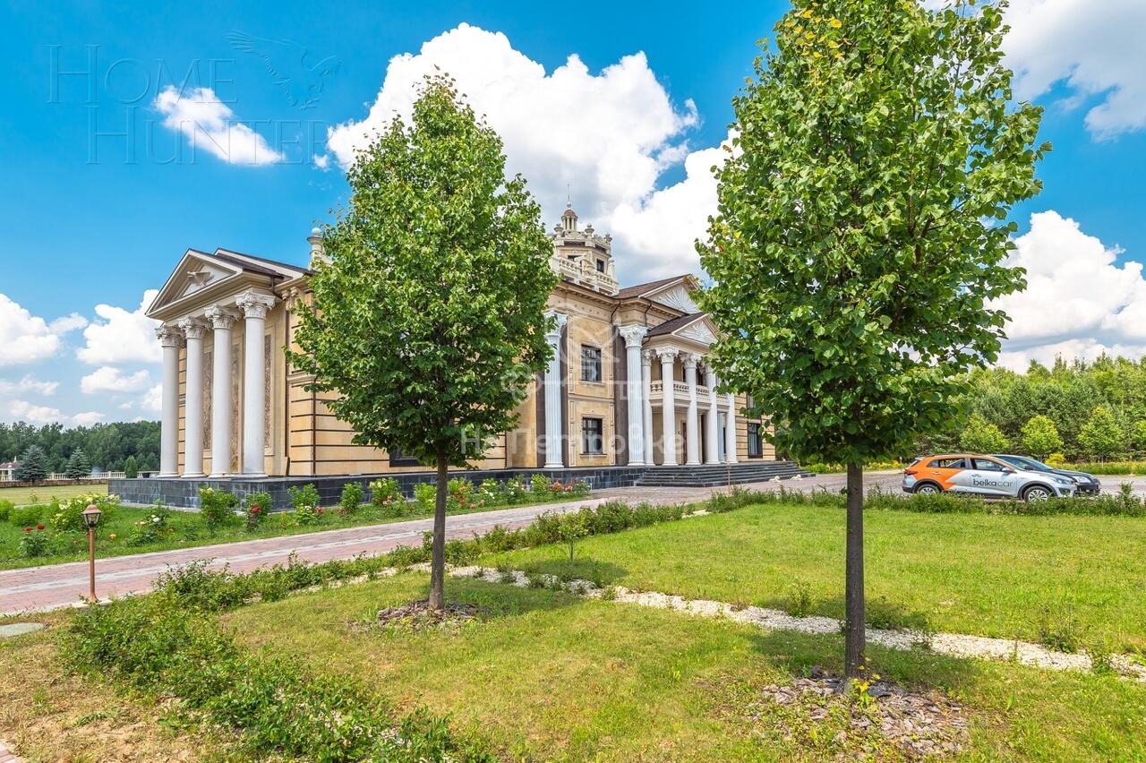 3-этажный коттедж 4 590 м² с отделкой