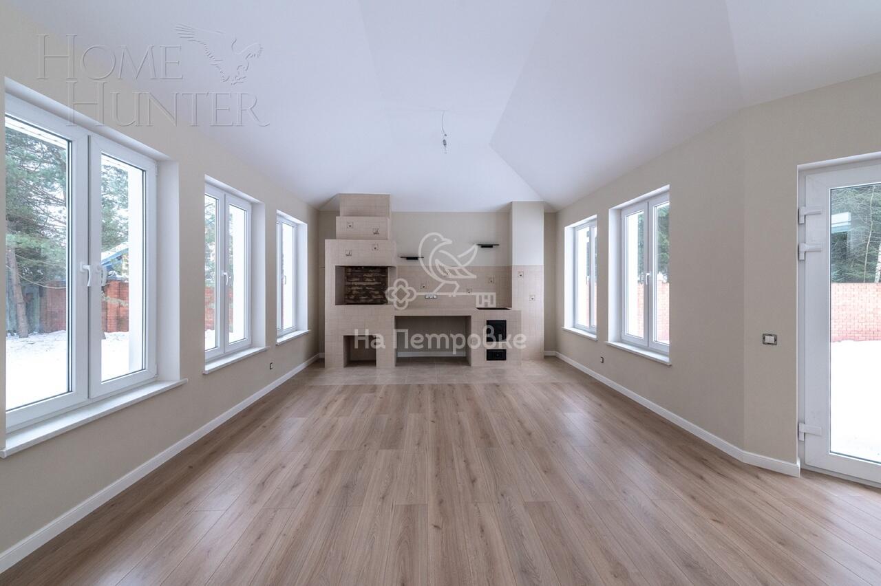 3-этажный коттедж 600 м² с отделкой