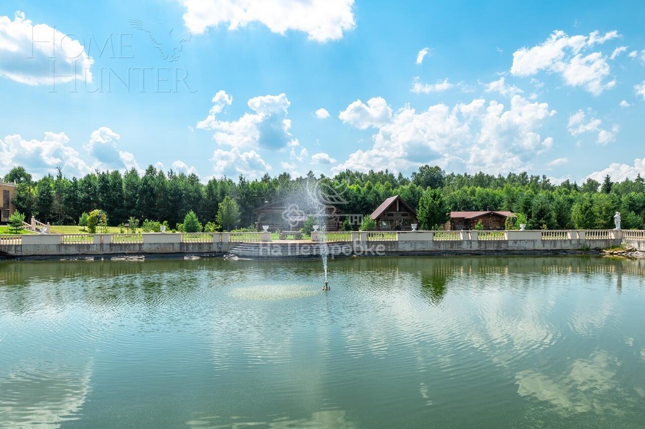 3-этажный коттедж 4 590 м² с отделкой