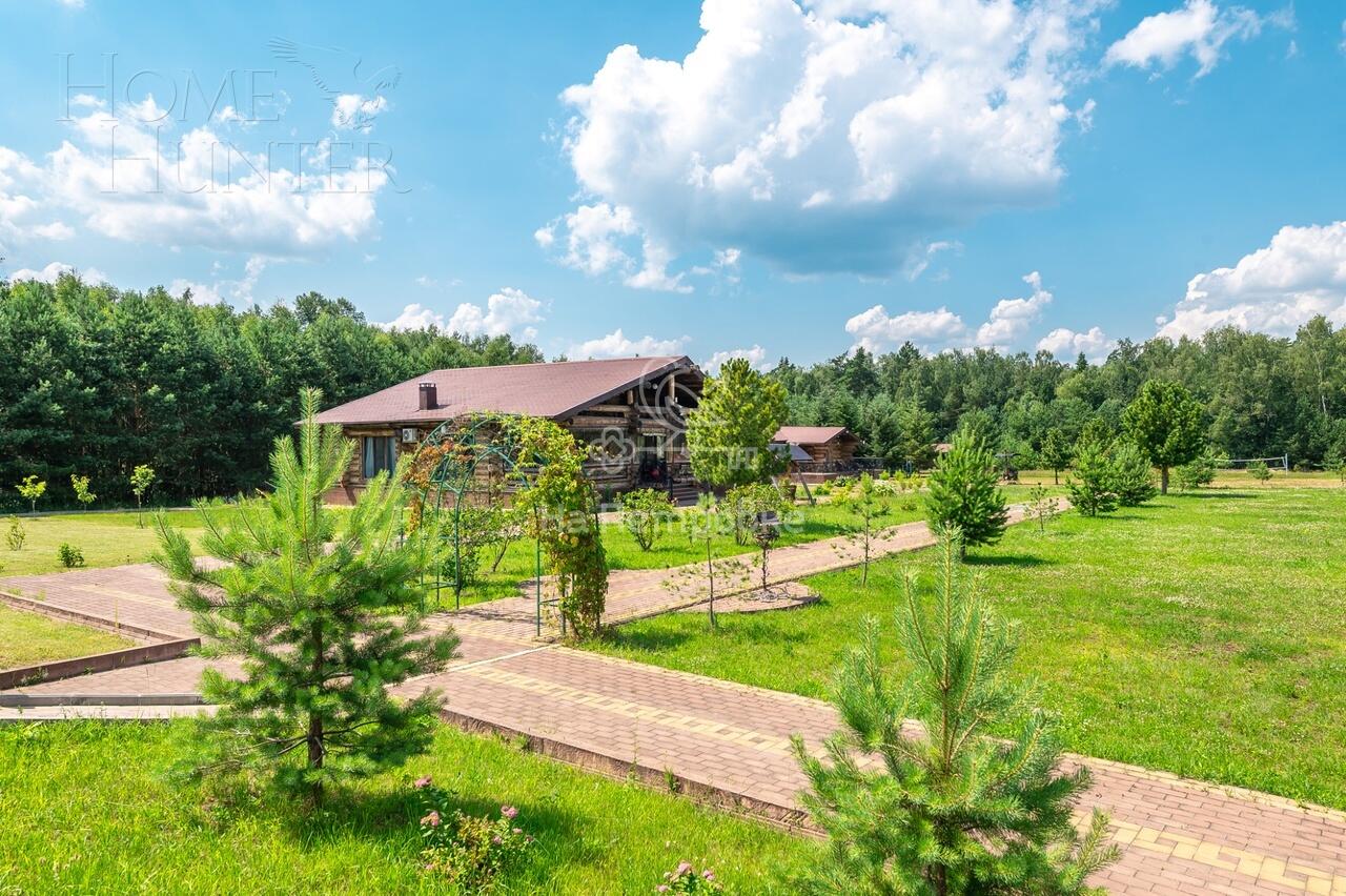 3-этажный коттедж 4 590 м² с отделкой