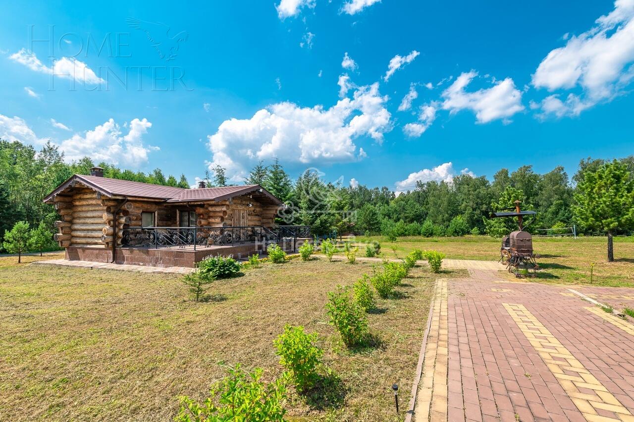 3-этажный коттедж 4 590 м² с отделкой