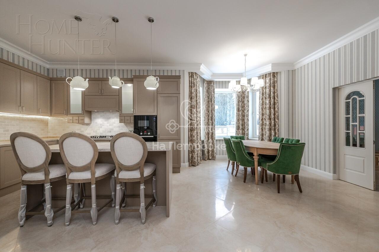 3-этажный коттедж 600 м² с отделкой