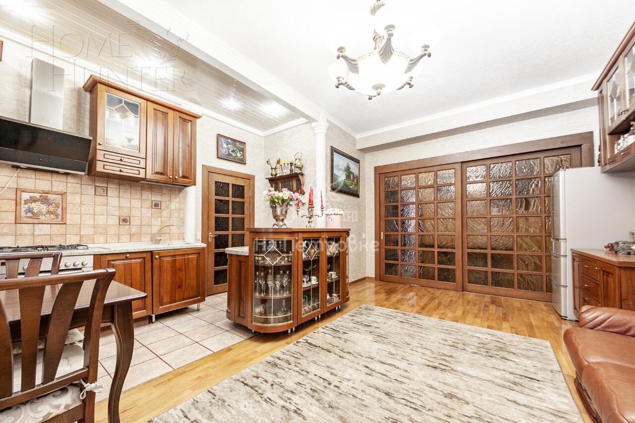 5-КОМН. КВАРТИРА С ОТДЕЛКОЙ 179.2 М² НА 4 ЭТАЖЕ