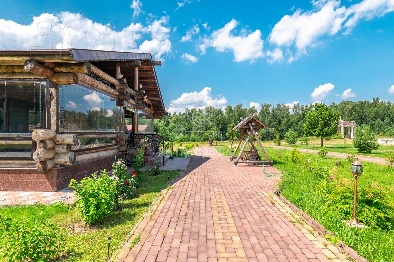 3-этажный коттедж 4 590 м² с отделкой