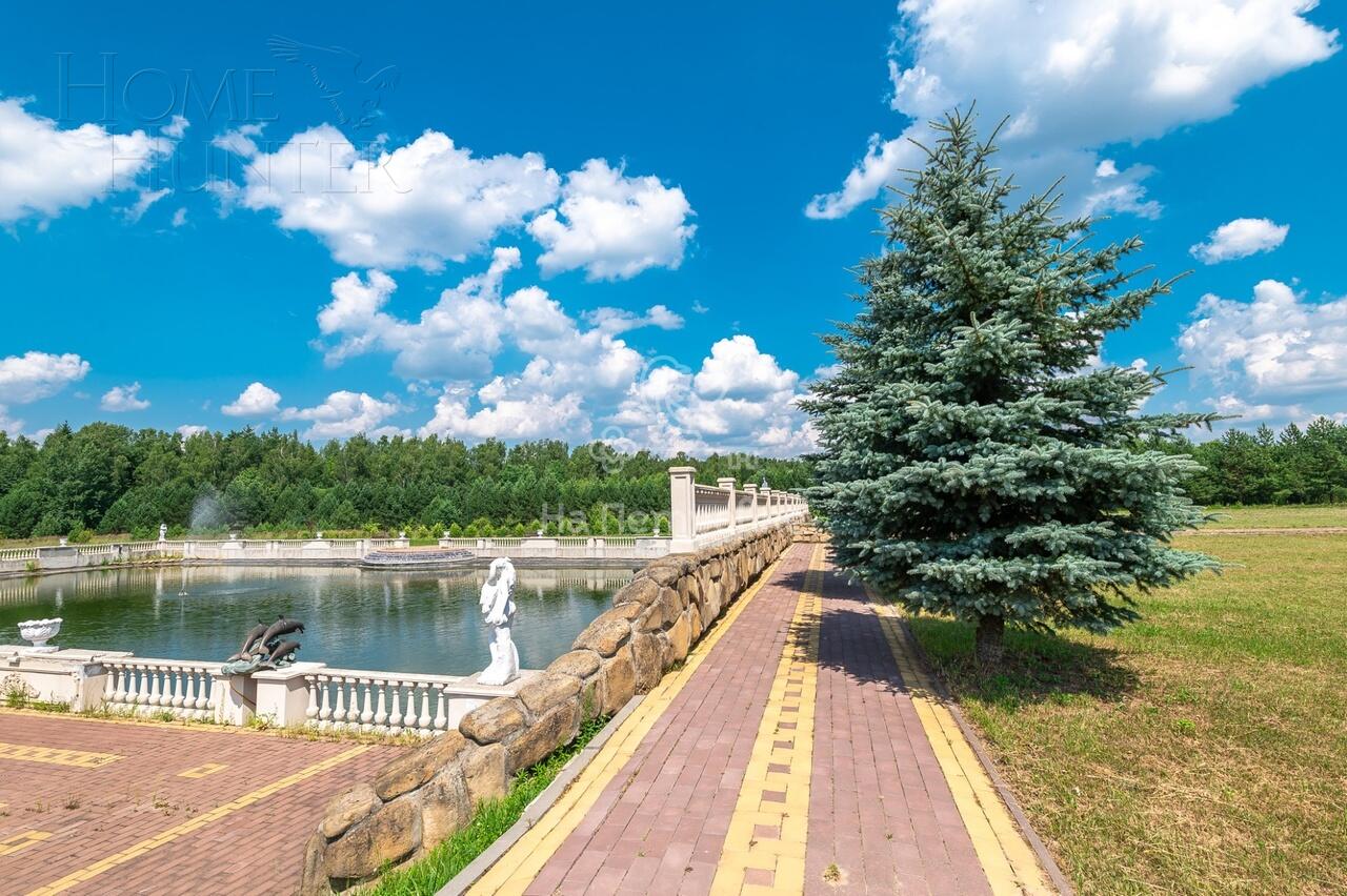 3-этажный коттедж 4 590 м² с отделкой