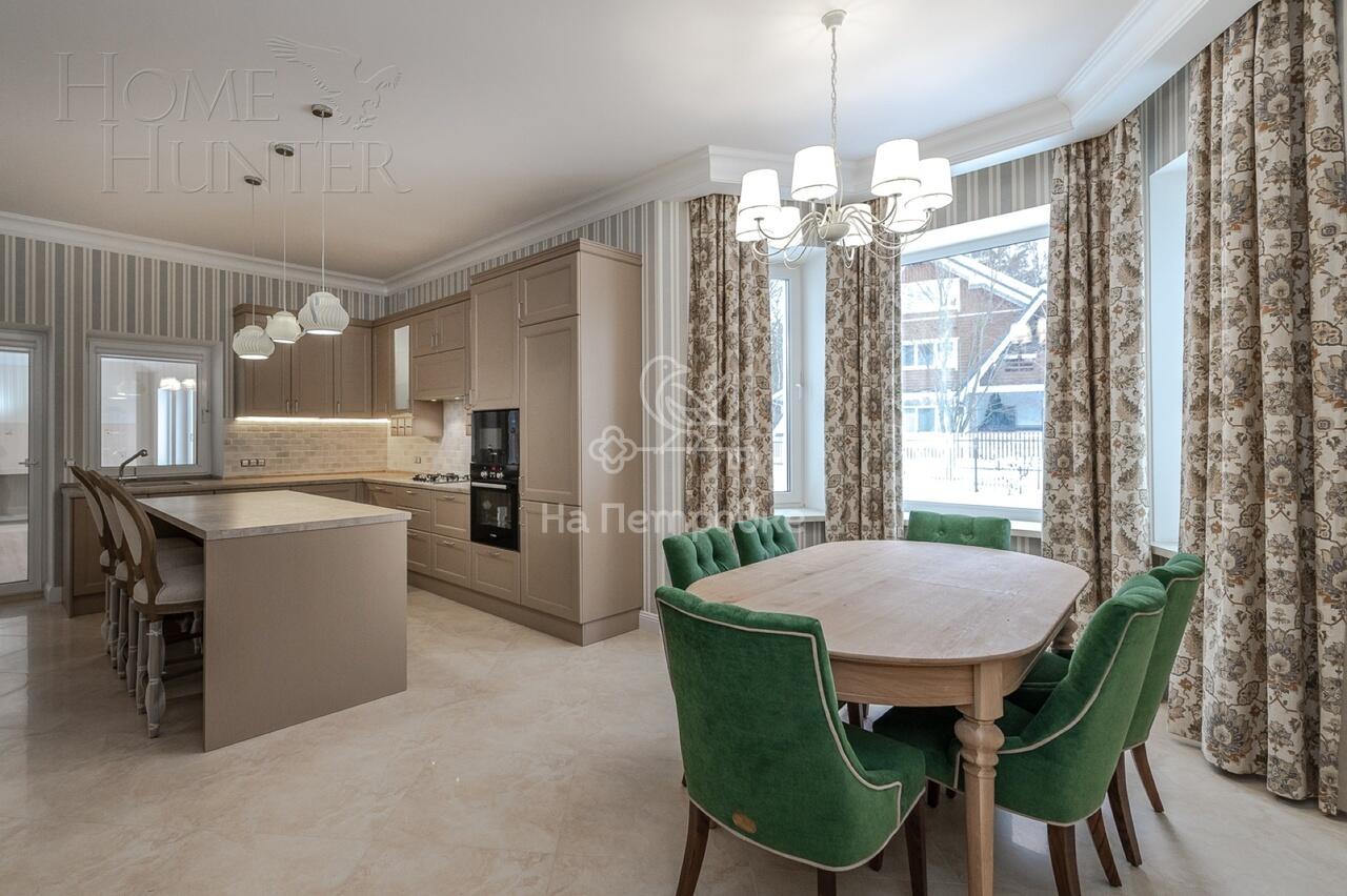 3-этажный коттедж 600 м² с отделкой