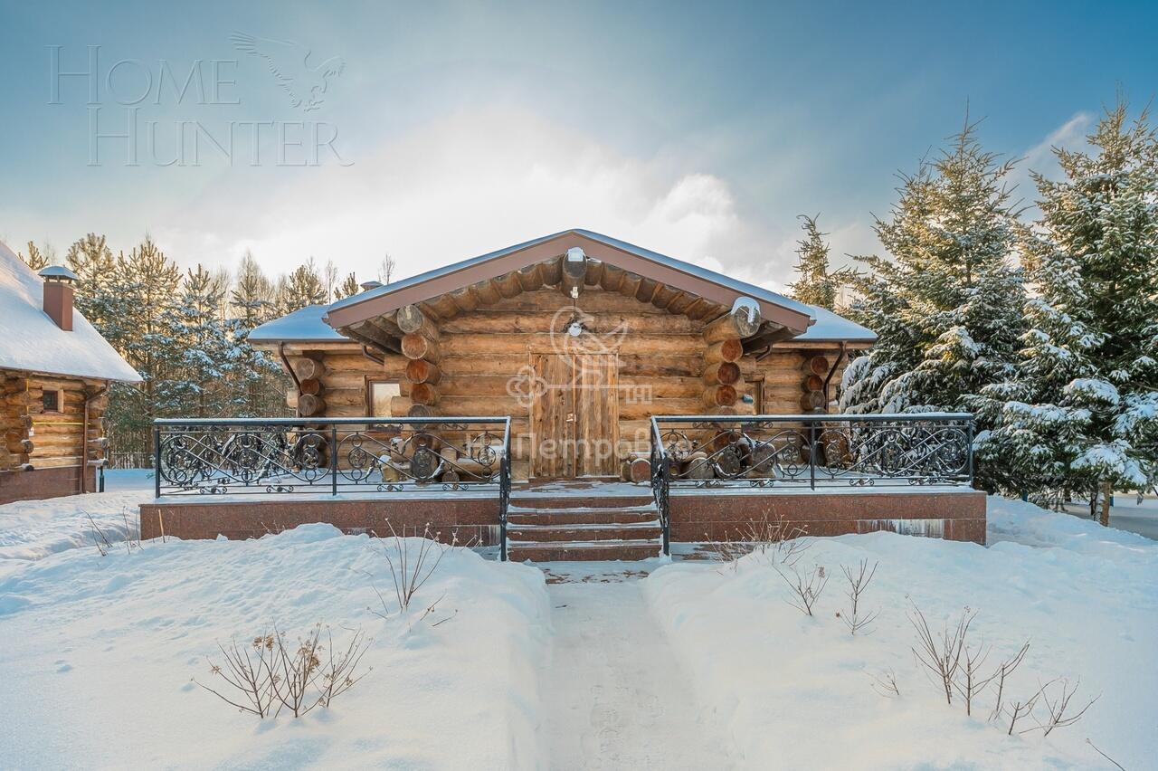 3-этажный коттедж 4 590 м² с отделкой