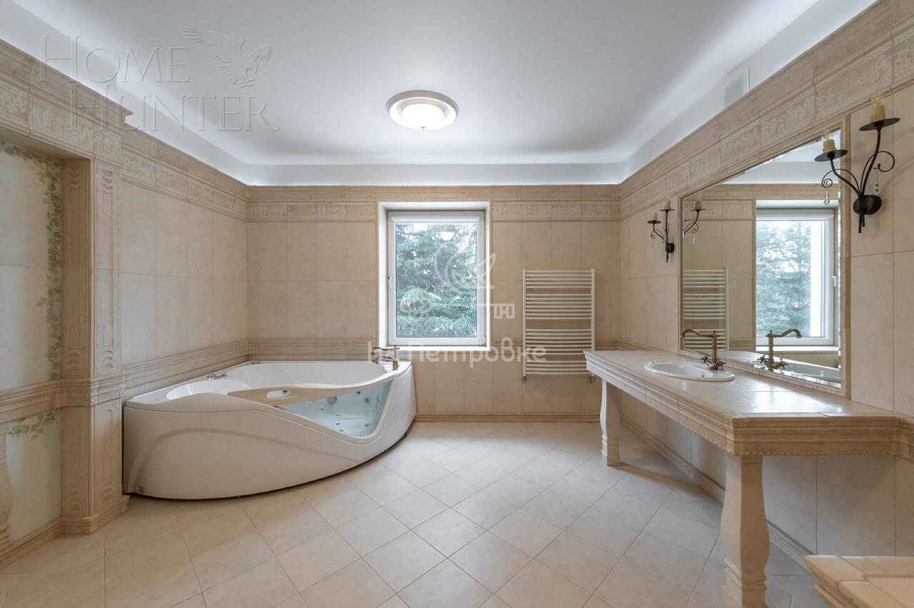 3-этажный коттедж 600 м² с отделкой