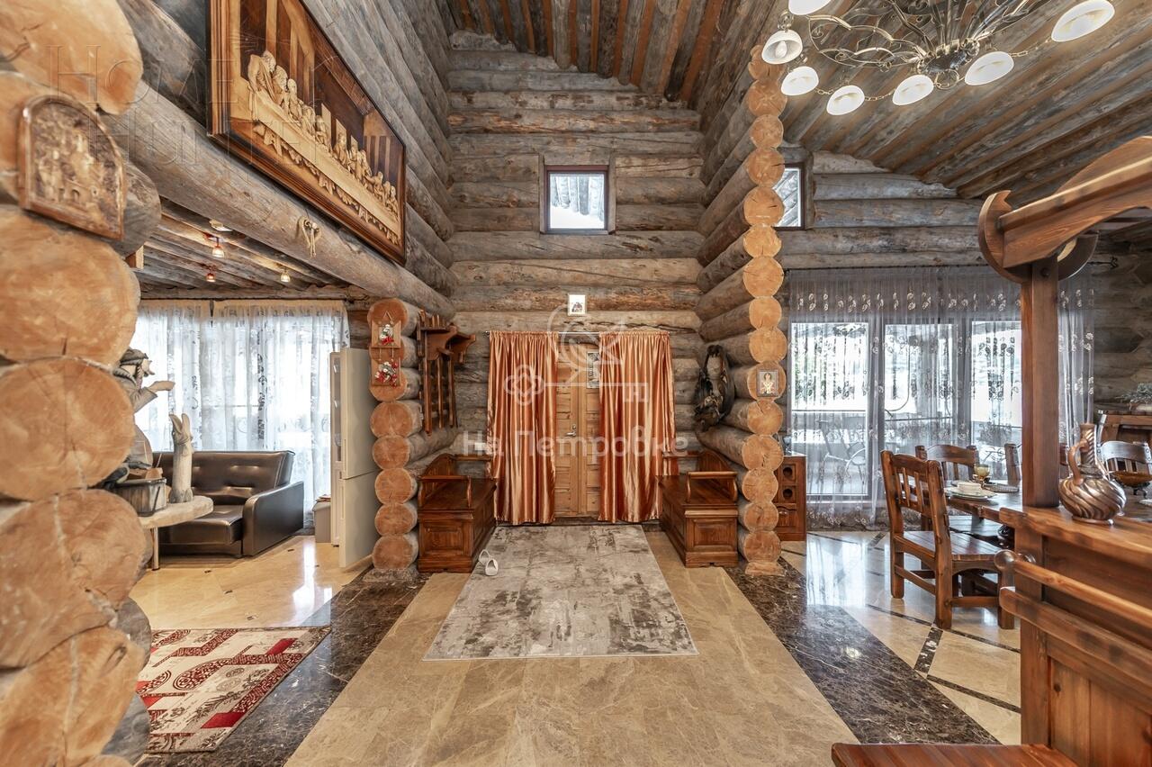 3-этажный коттедж 4 590 м² с отделкой