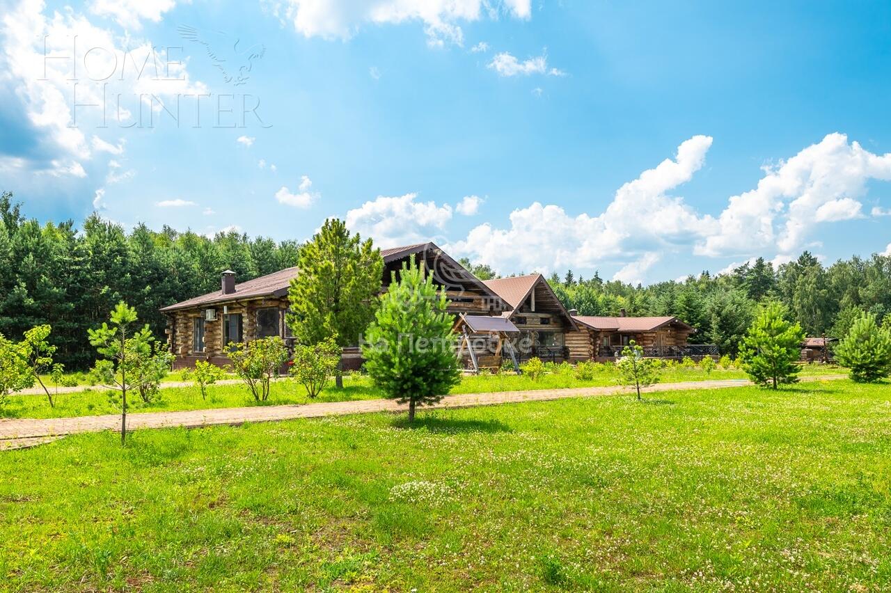 3-этажный коттедж 4 590 м² с отделкой