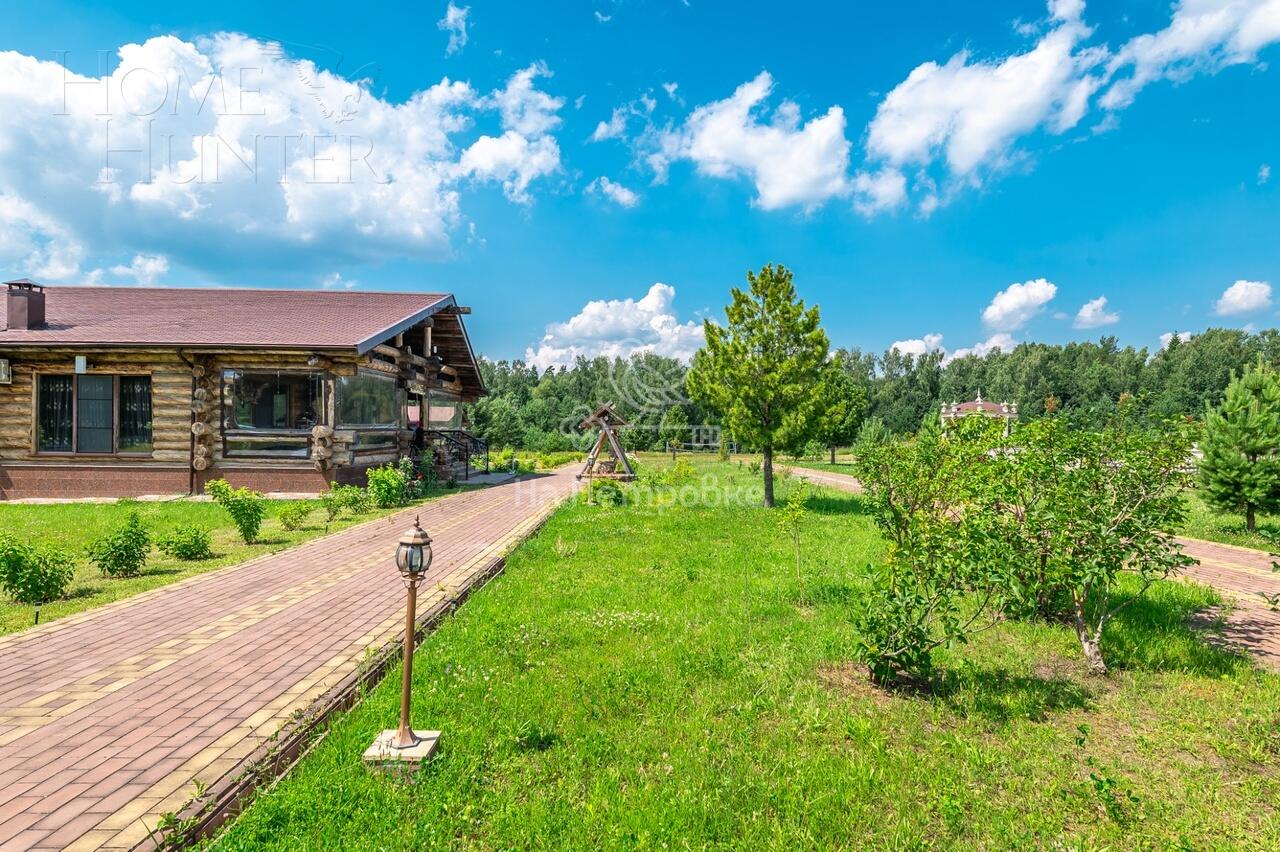 3-этажный коттедж 4 590 м² с отделкой