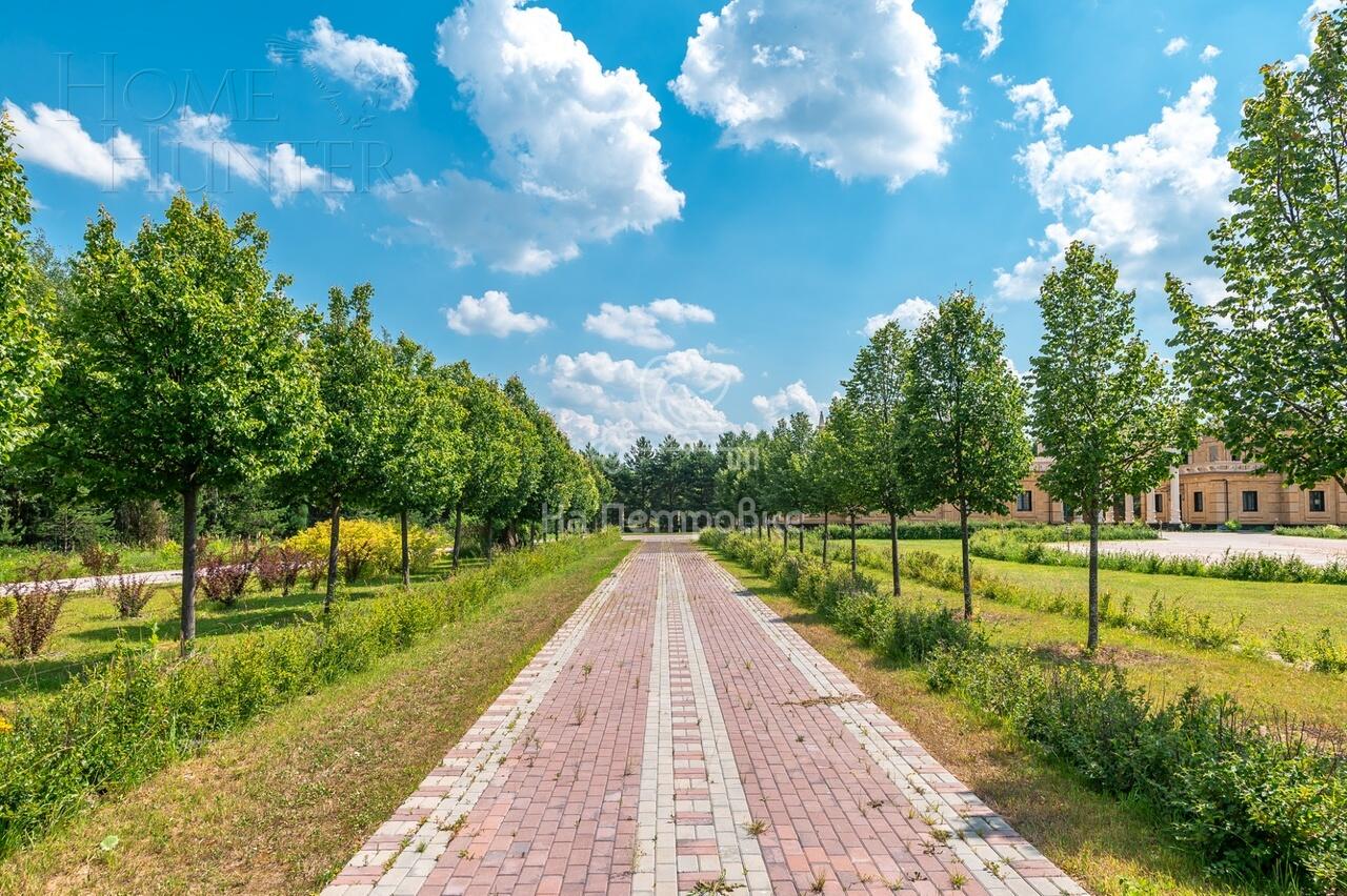 3-этажный коттедж 4 590 м² с отделкой