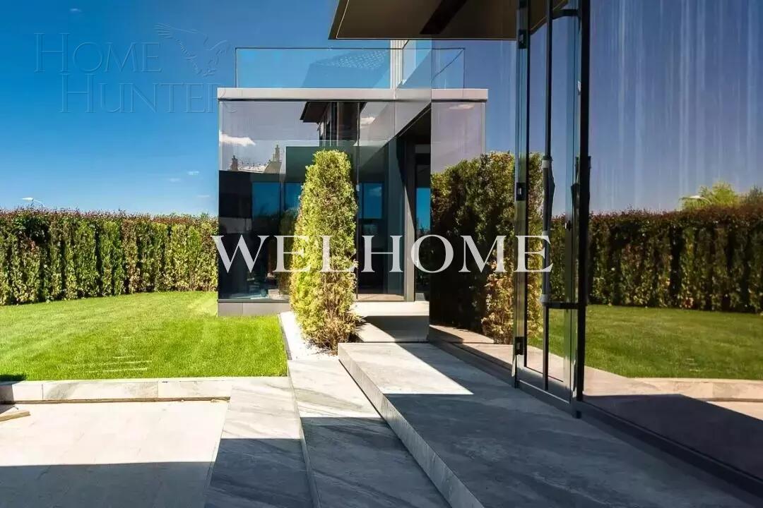 2-этажный коттедж 1 100 м² с отделкой