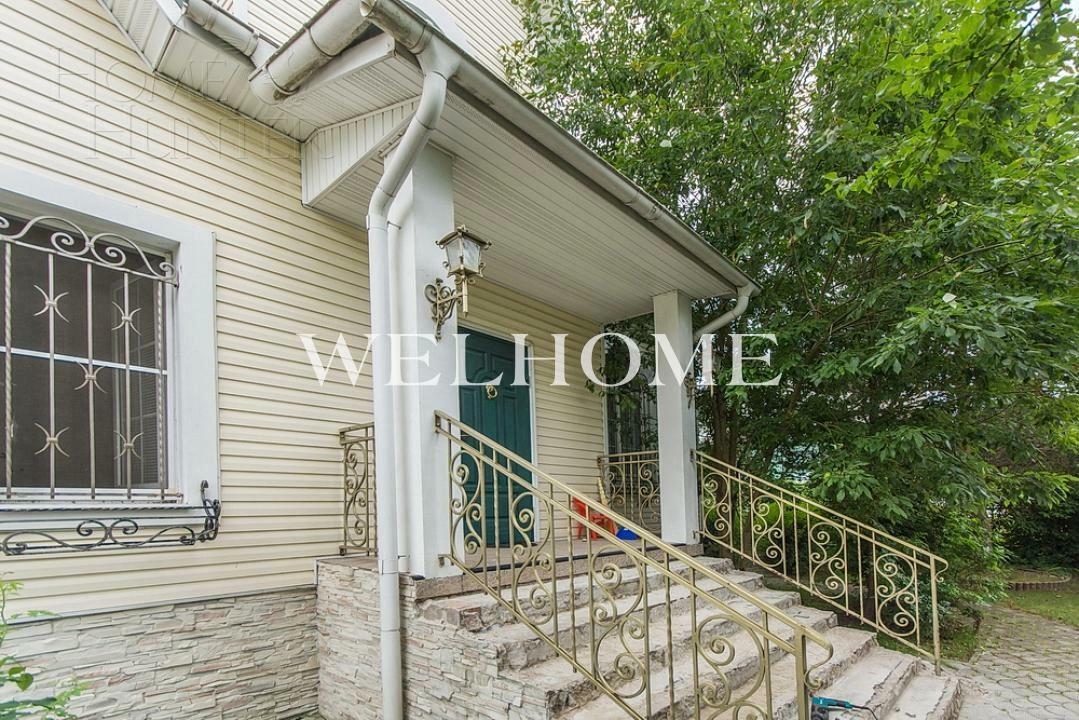 2-этажный коттедж 250 м² с отделкой