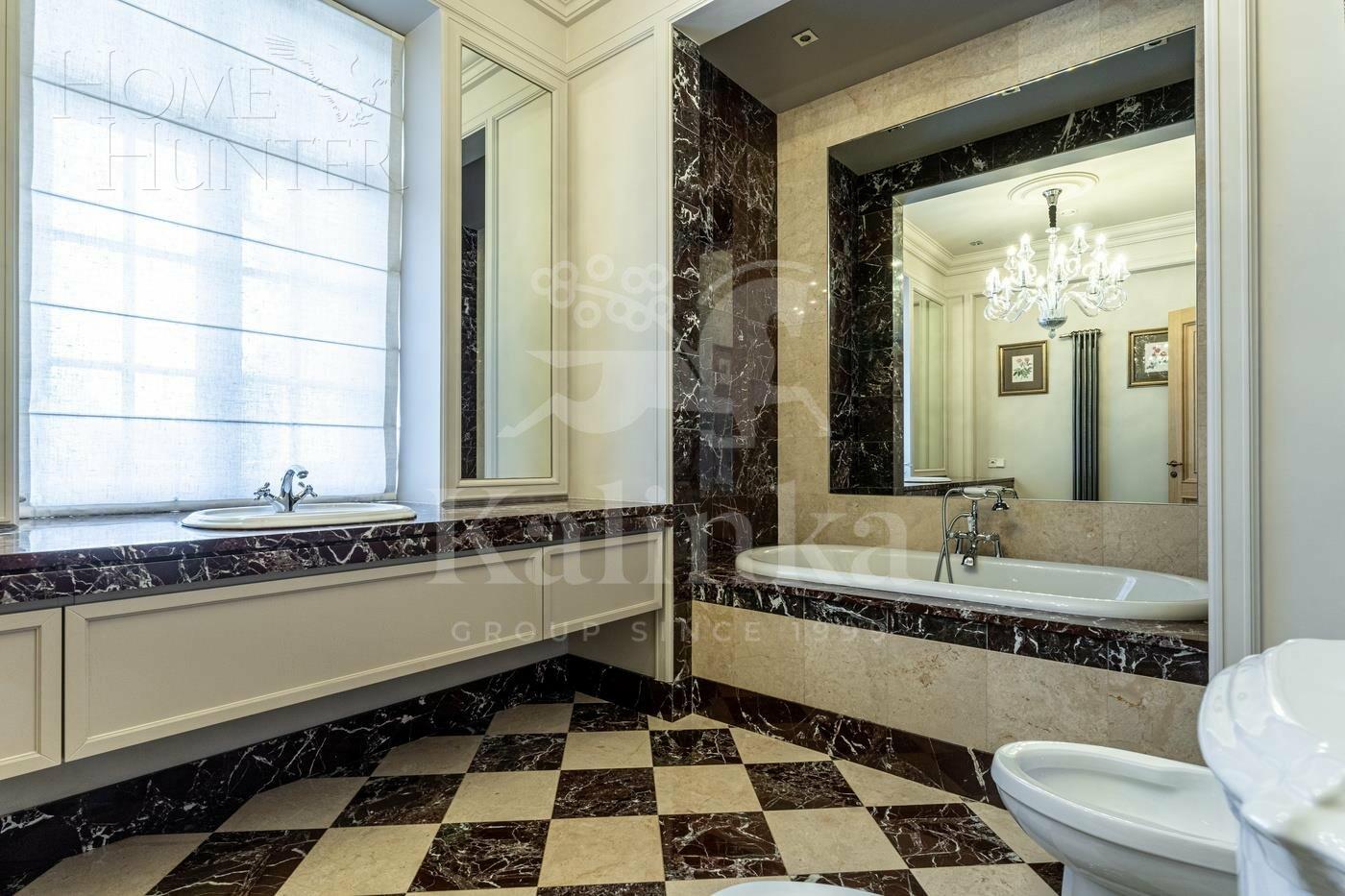 2-этажный коттедж 1 065 м² с отделкой