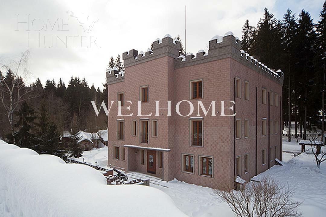 3-этажный коттедж 1 400 м² с отделкой